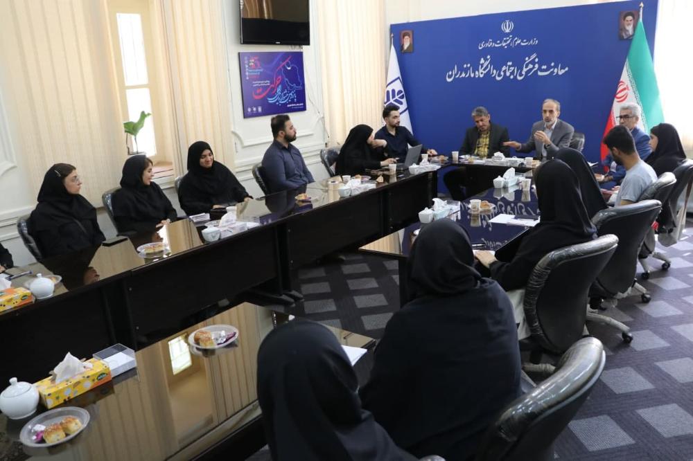 نشست شورای هماهنگی کانونهای فرهنگی، هنری، دینی و اجتماعی با معاون فرهنگی و اجتماعی دانشگاه